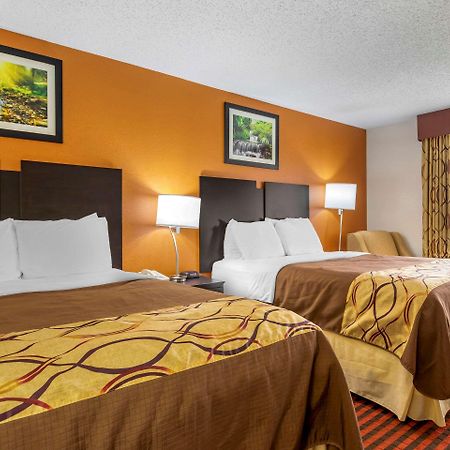 Rodeway Inn Coopersville Екстериор снимка