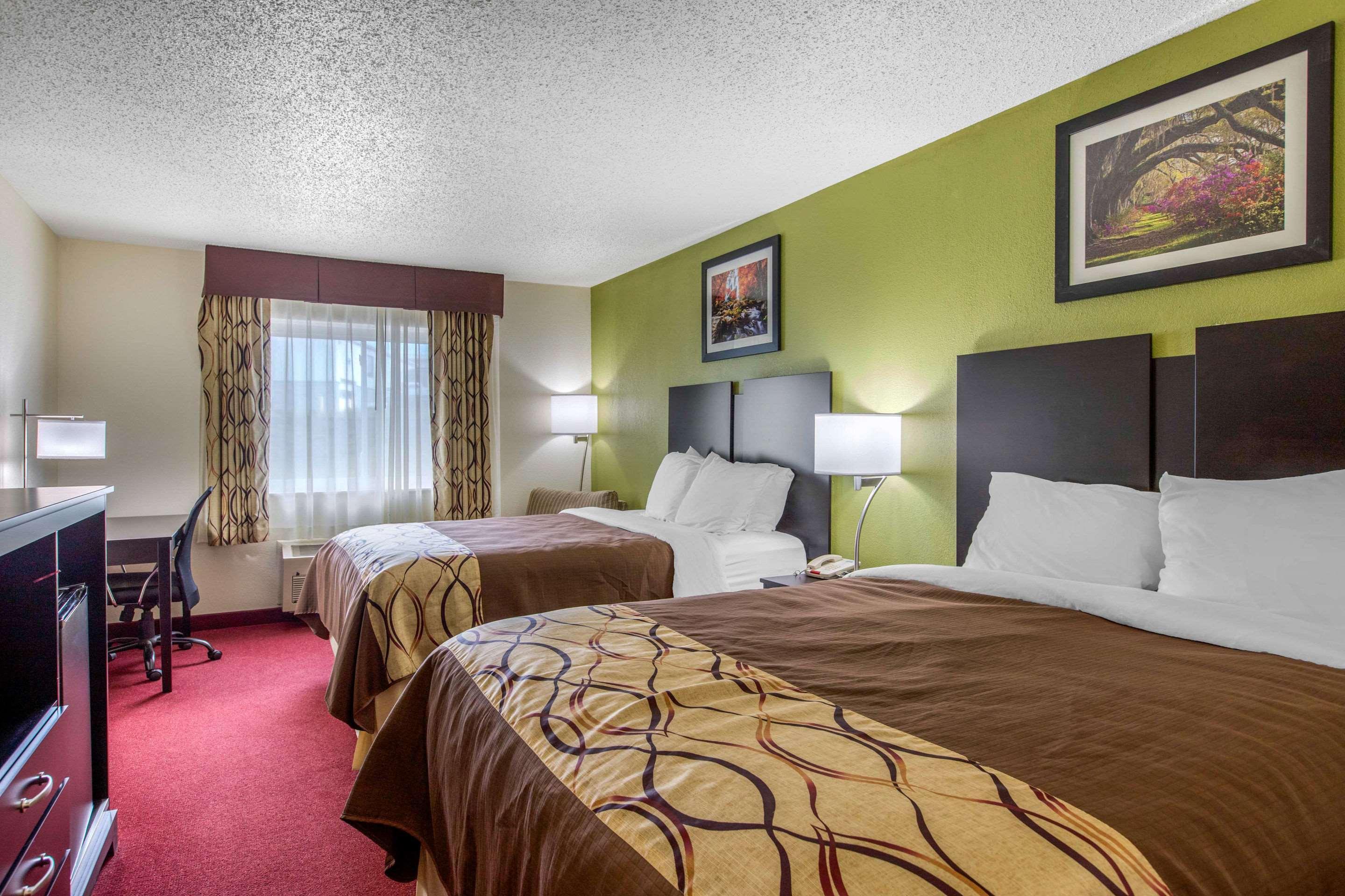 Rodeway Inn Coopersville Екстериор снимка