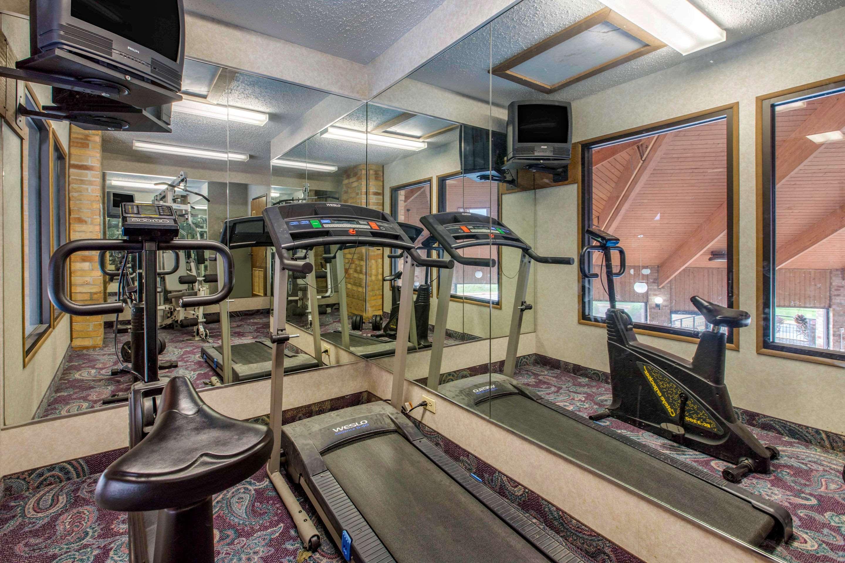 Rodeway Inn Coopersville Екстериор снимка