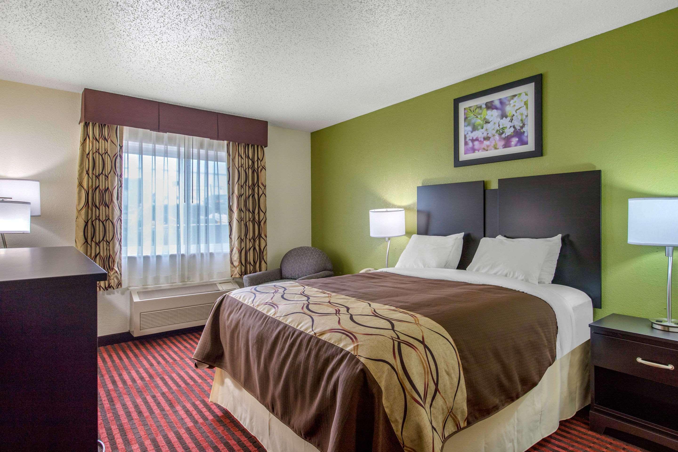 Rodeway Inn Coopersville Екстериор снимка