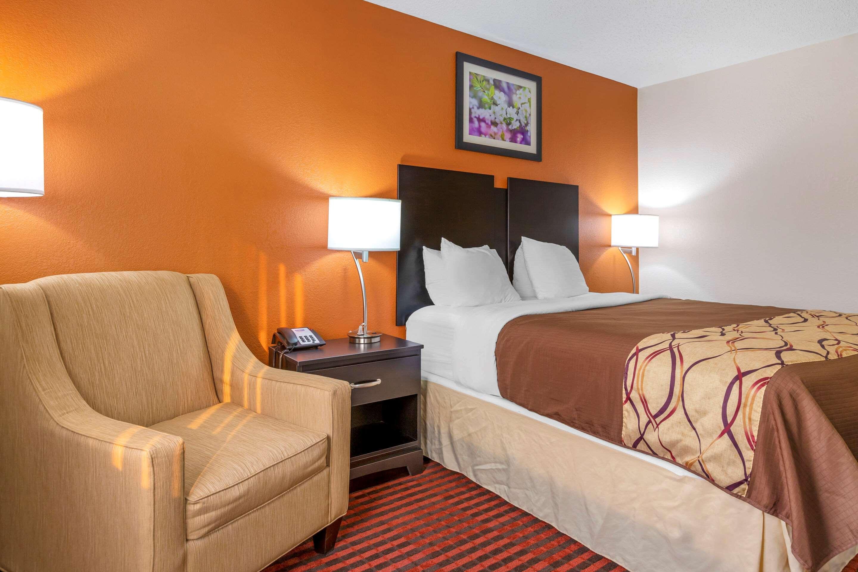 Rodeway Inn Coopersville Екстериор снимка