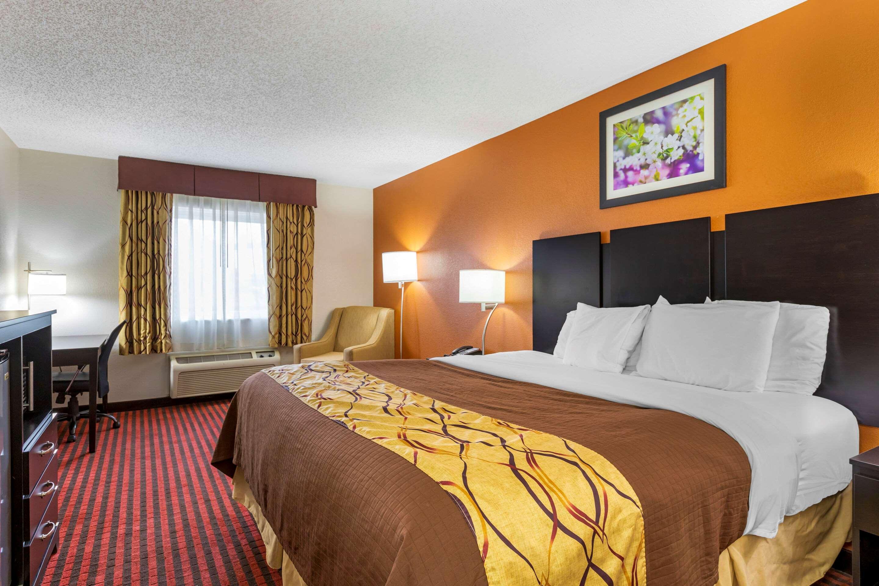 Rodeway Inn Coopersville Екстериор снимка