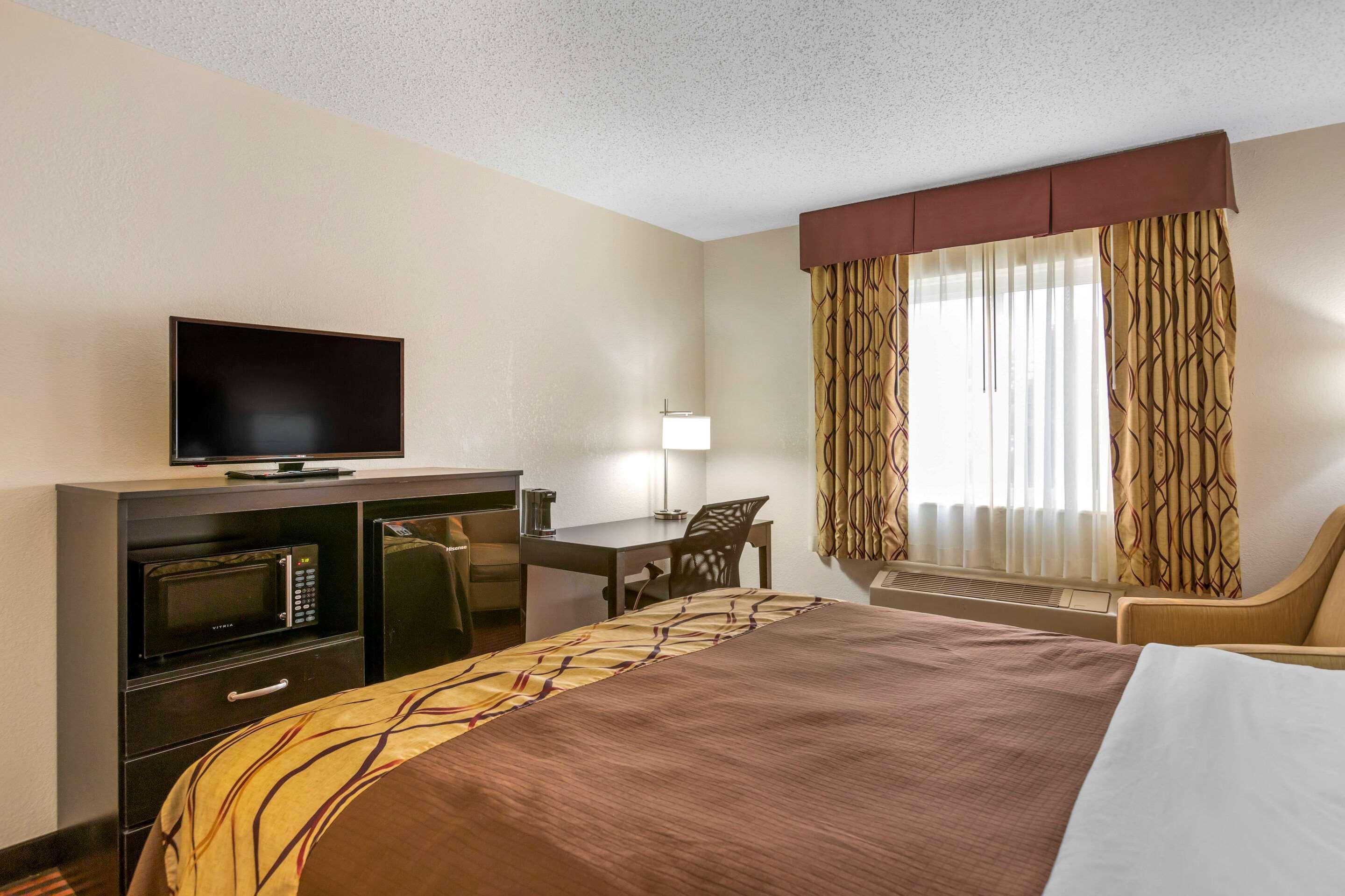 Rodeway Inn Coopersville Екстериор снимка
