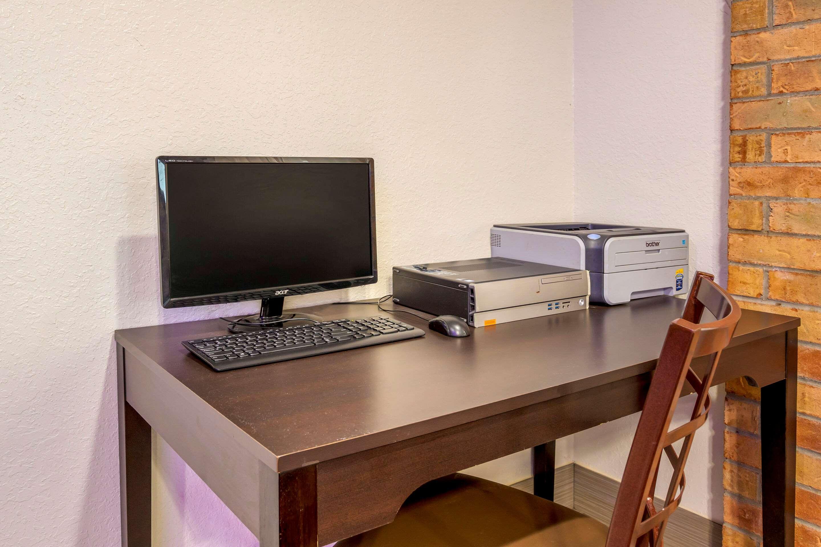 Rodeway Inn Coopersville Екстериор снимка