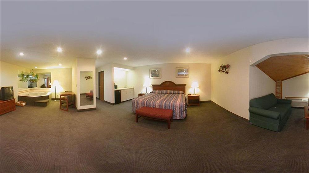 Rodeway Inn Coopersville Екстериор снимка